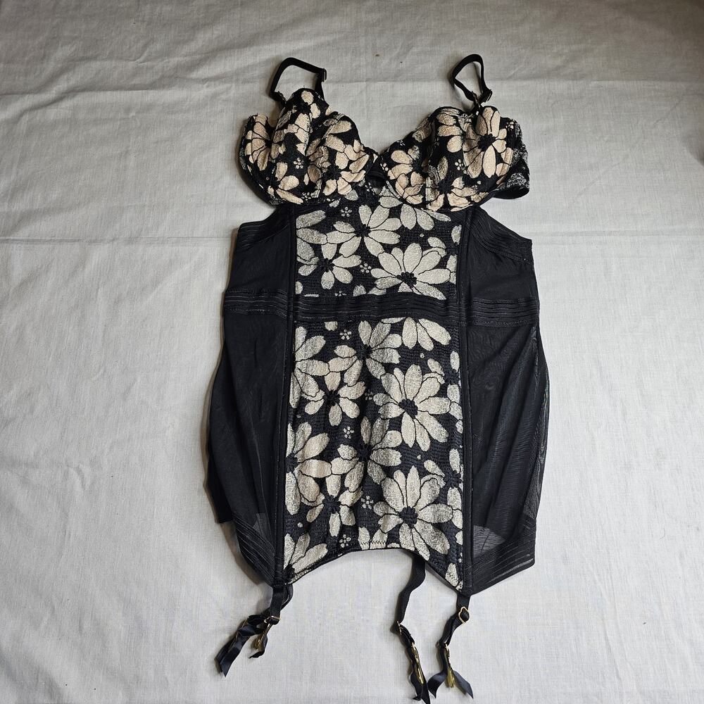 Victoria's Secret Lingerie Merry Widow Corset Garter Bustier Size 36D Festival